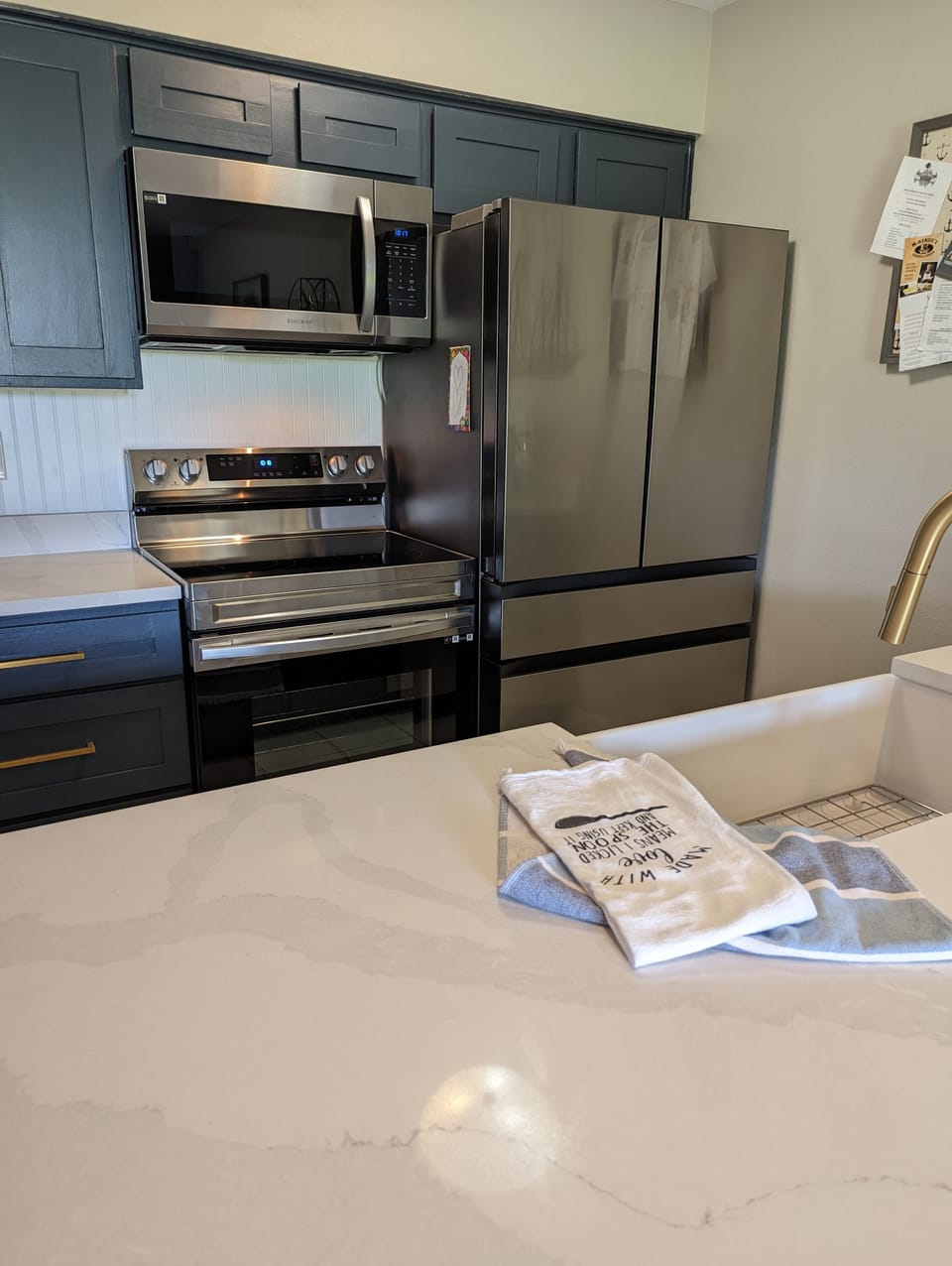 Renovated kitchen with new appliances!
