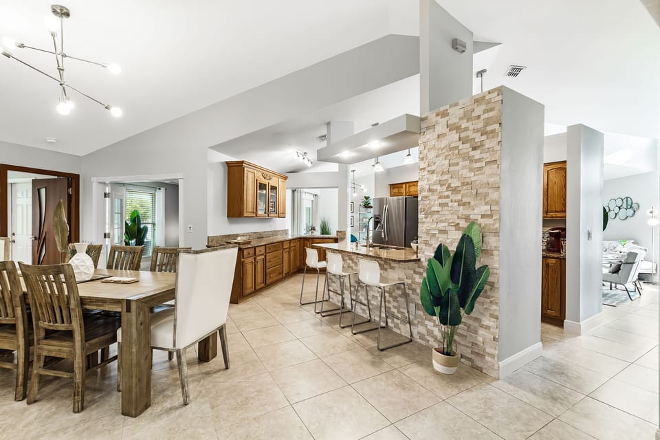 Dining table seats 8 plus counter seating for 3!