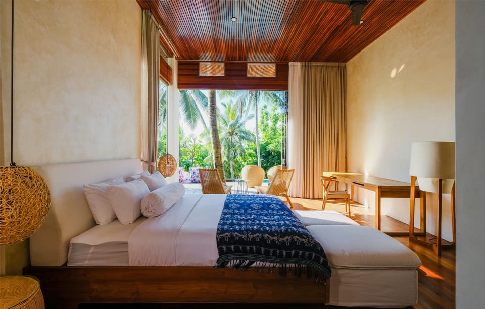 Premium bedding, pillowtop beds, in-room safe, bed sheets