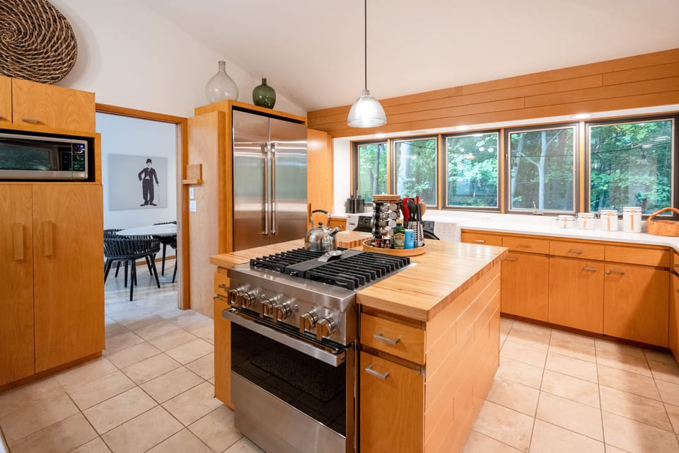 Fully Stocked Kitchen