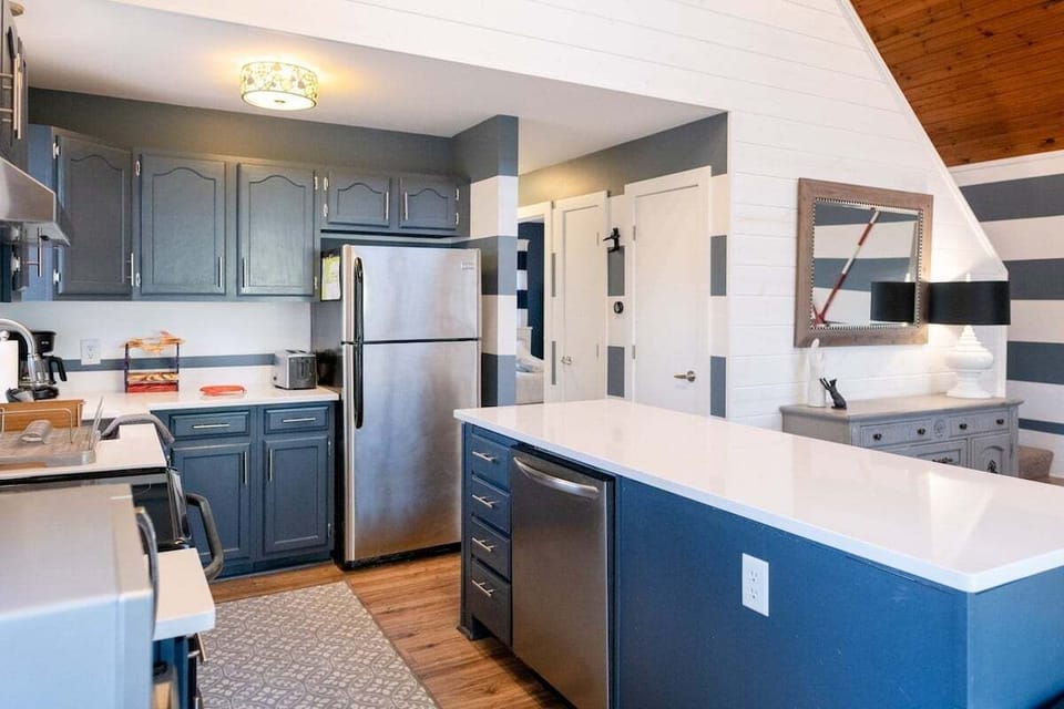 Fully equipped kitchen.