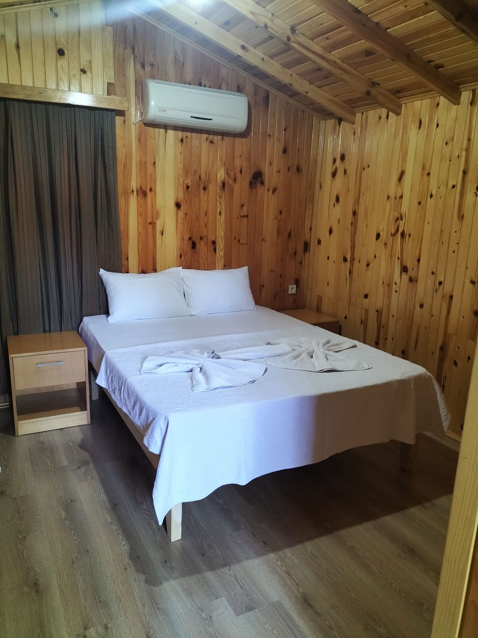 Standard Room | Rollaway beds (free), bed sheets