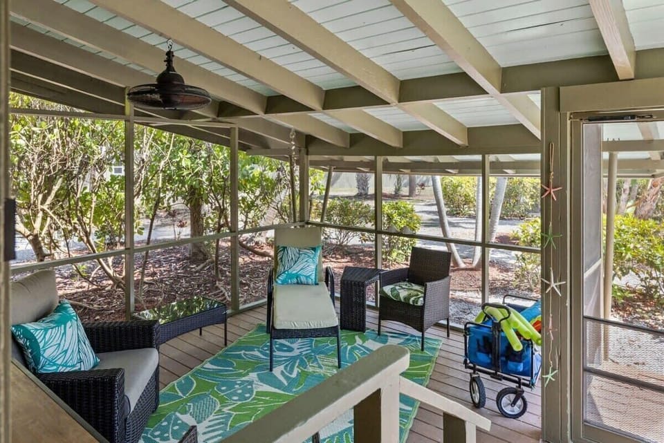Cottage Two Lanai Area