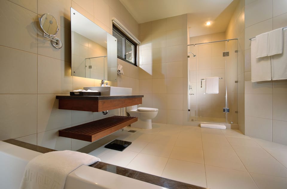 Premium Double or Twin Room Beach Front  | Bathroom | Shower, free toiletries, hair dryer, towels