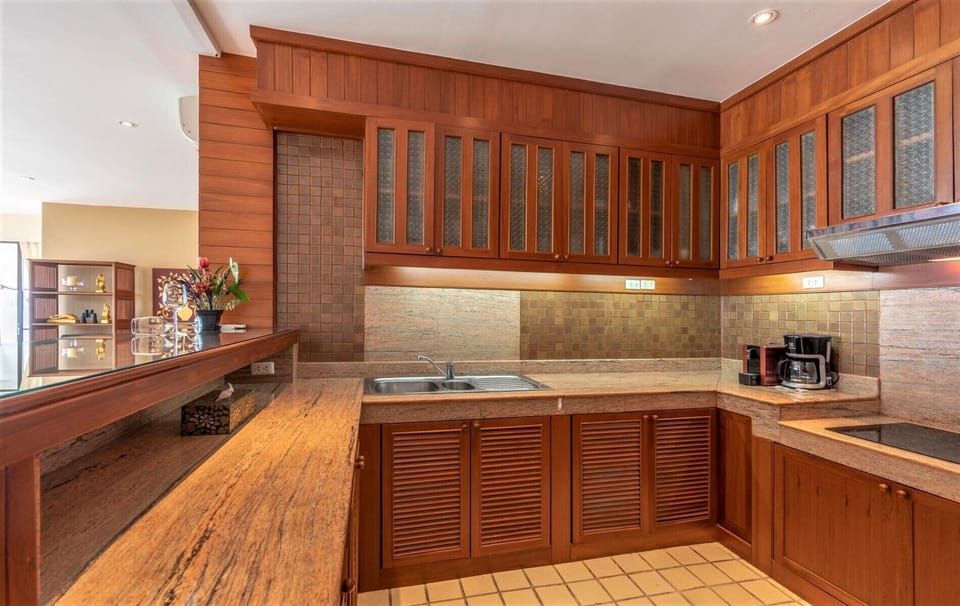 Fully equipped kitchen - go ahead cook one of your favourite dishes  