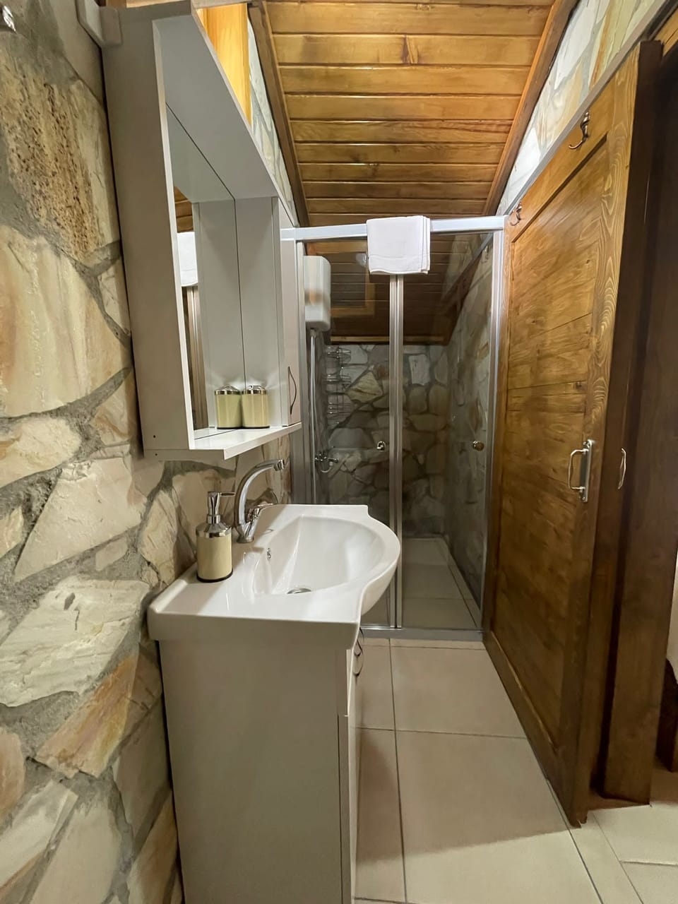 Tree House, Multiple Beds, Lanai, Pool View | Bathroom | Shower, rainfall showerhead, hair dryer, bathrobes