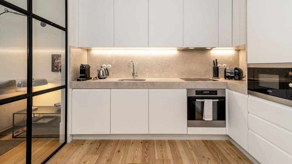 Modern kitchen with all the amenities for your meals #kitchen #cooking #portugal #pt #lisbon