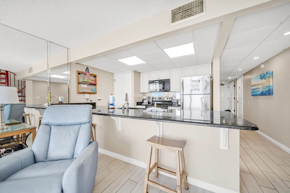 Eat-in bar seating