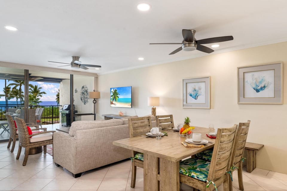Dining area with peekaboo ocean views