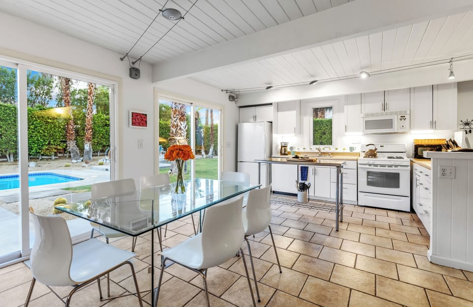 Dinning area and open kitchen.