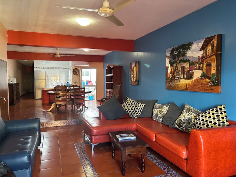 Virigilio abajo | Living area | Flat-screen TV