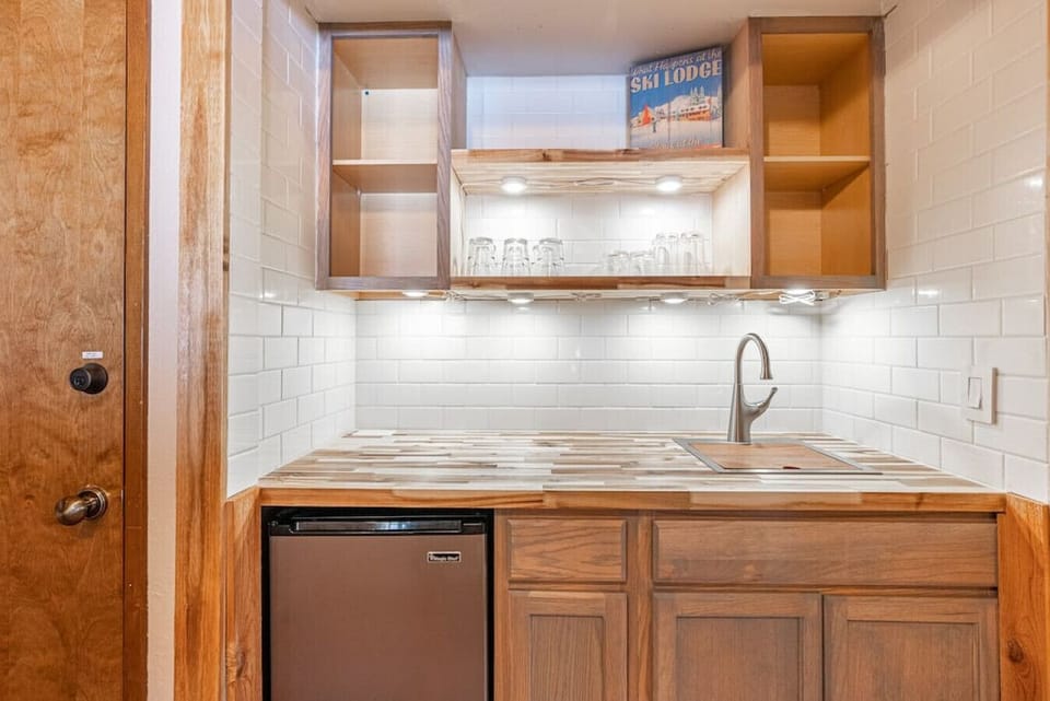 Second Floor Water Bar