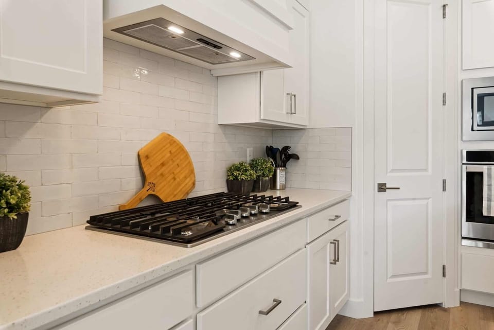 House, 5 Bedrooms | Private kitchen | Fridge, oven, coffee/tea maker, toaster