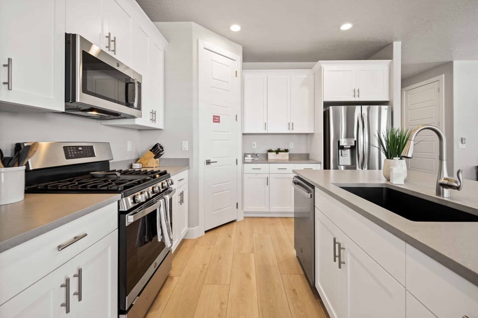 House, 5 Bedrooms | Private kitchen | Coffee/tea maker, fridge, oven, toaster