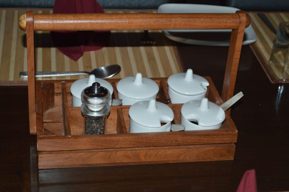 Deluxe Double Room | In-room dining