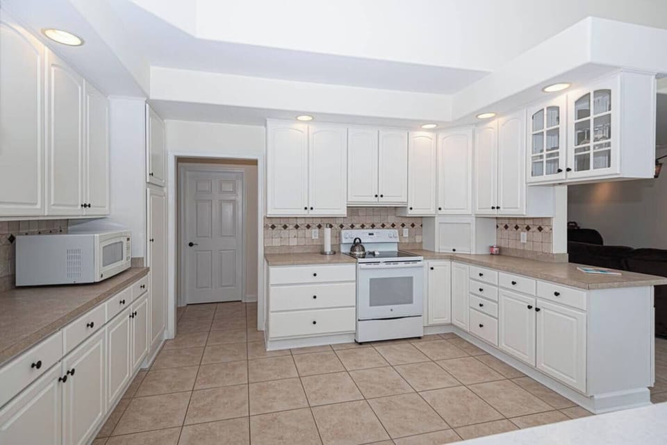 Large kitchen with plenty of counter space! 