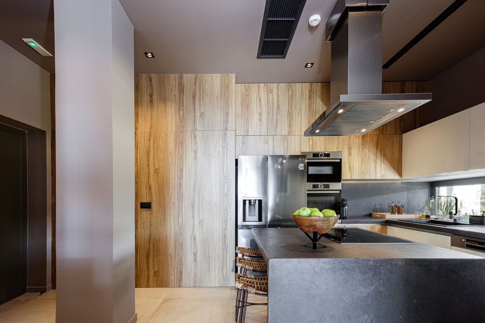 A fully equipped kitchen with branded appliances!