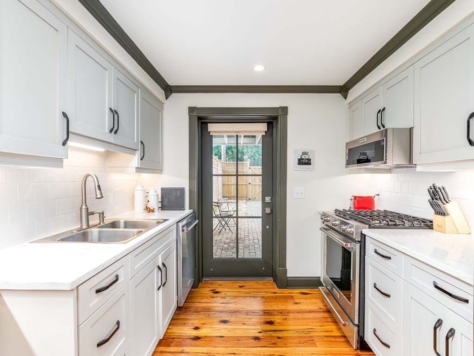 First floor Waldburg Garden Fully Equipped kitchen with gas range