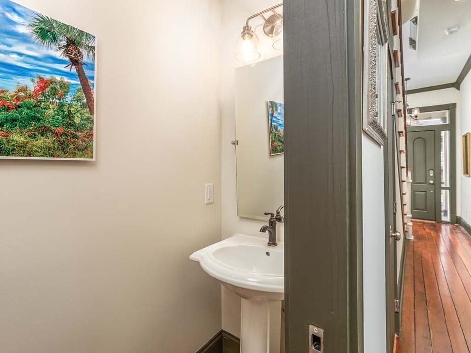 Waldburg Terrace, 1st floor half bathroom