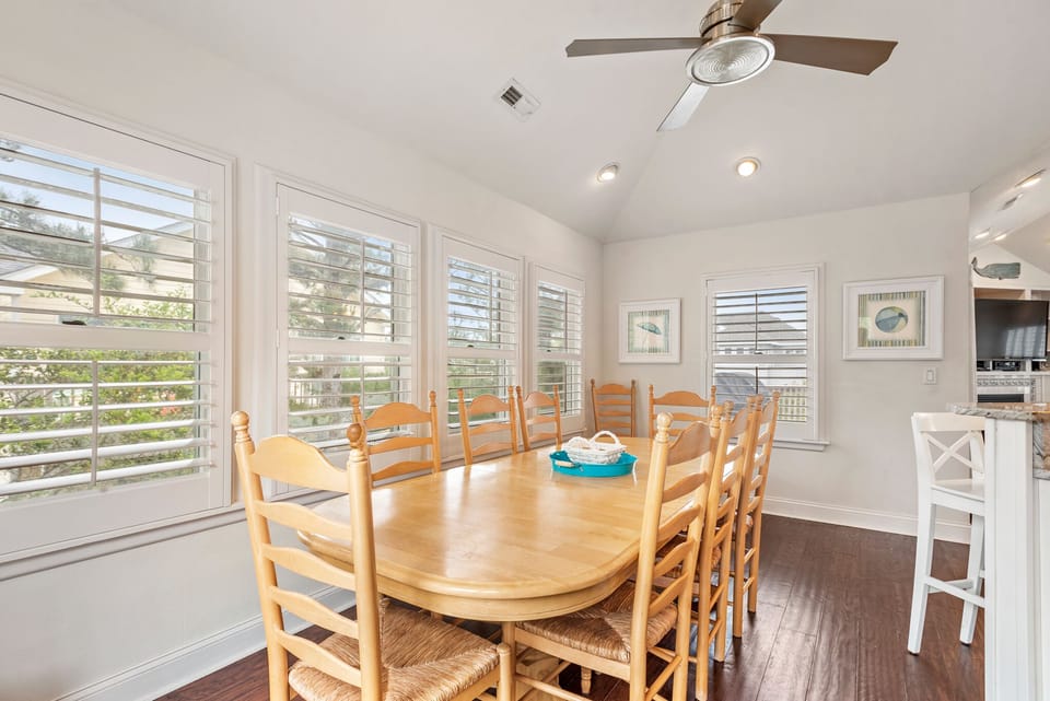 VOH11: Hidden Gem | Top Level Dining Area