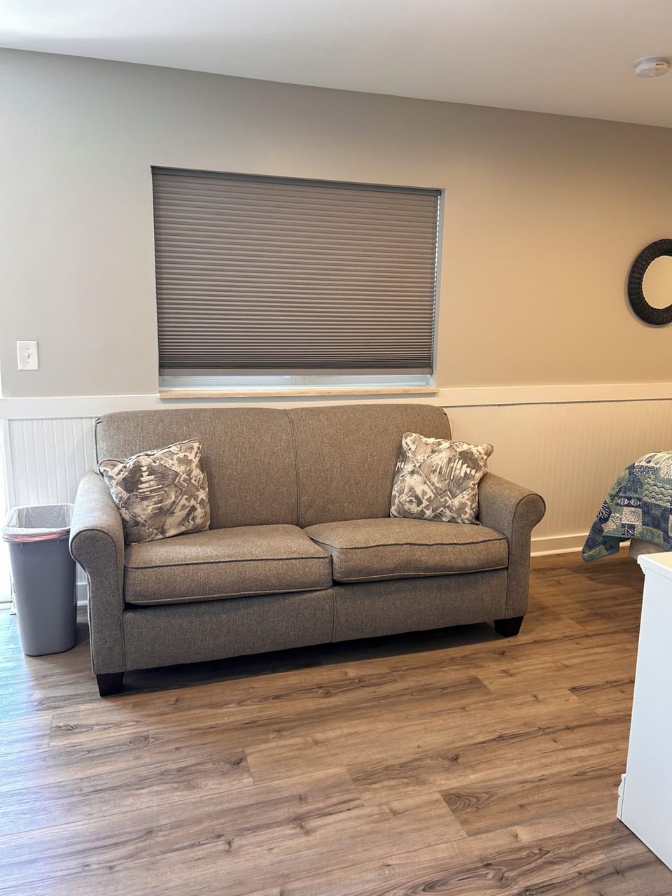 Full size pull out couch (living room)