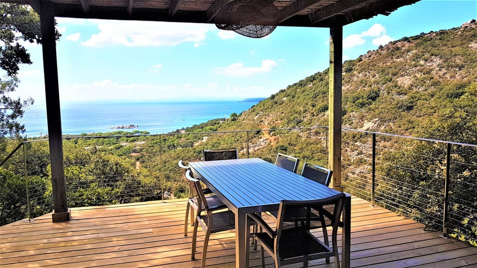 Terrace of the house with 2 bedrooms. (1)