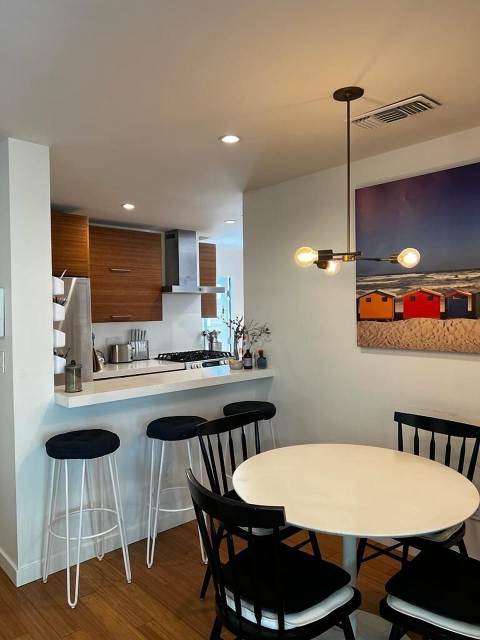 Dining at the bar or the table 