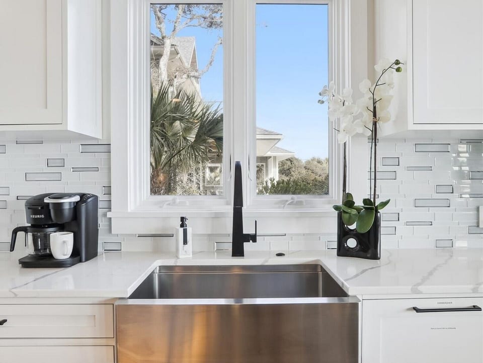 Gourmet Kitchen at 17 Grey Widgeon