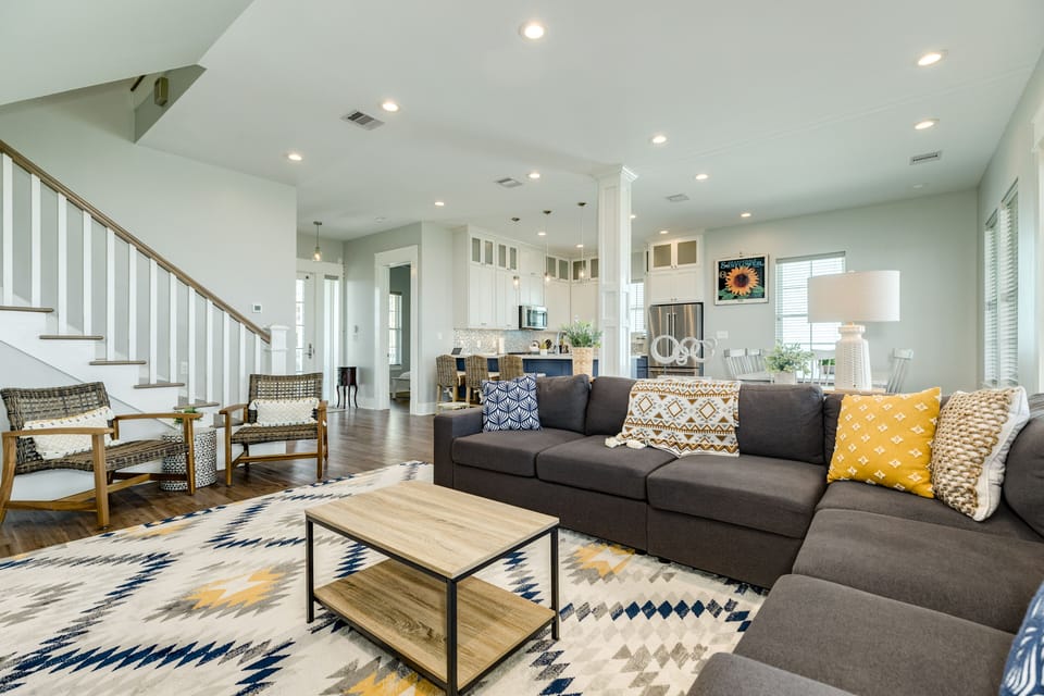 Comfortable, contemporary decor