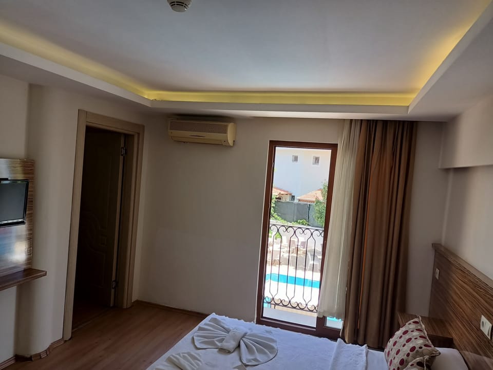 Premium bedding, blackout drapes, soundproofing, WiFi (free)