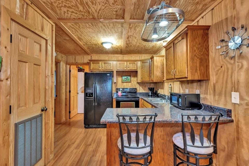 Nice kitchen with everything you'll need to stay in and cook while on your trip