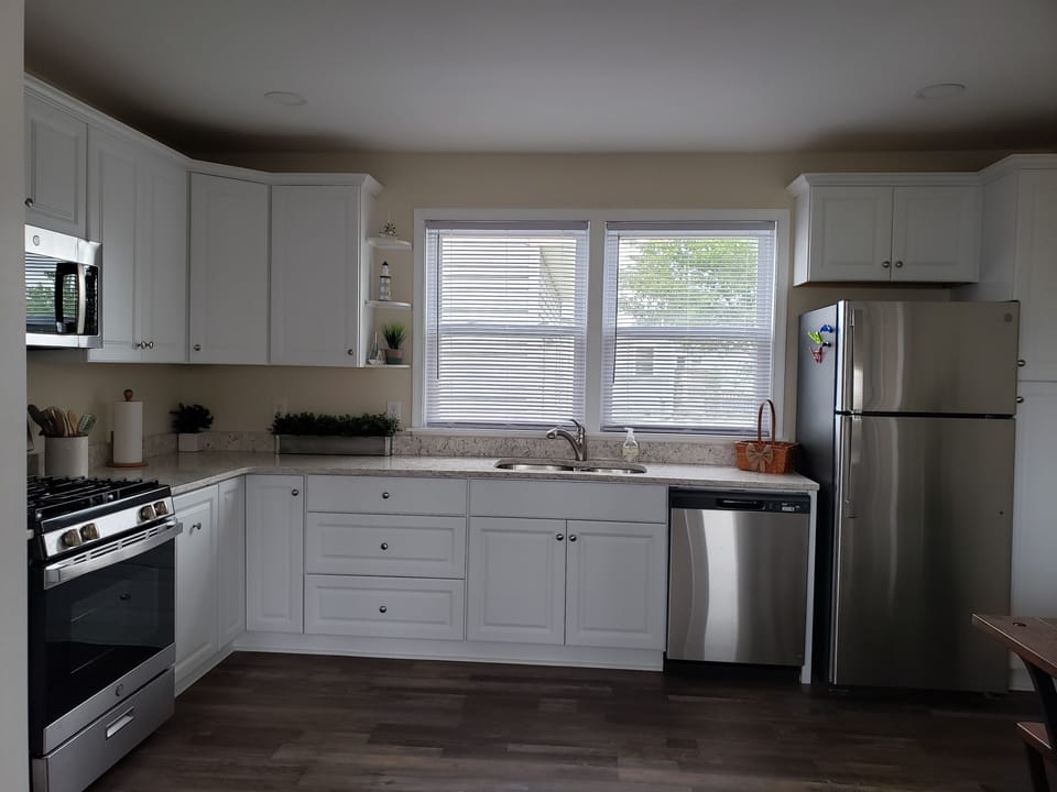 full kitchen 