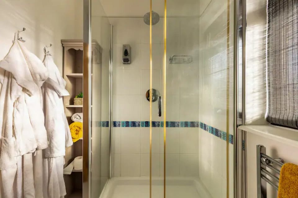 Twin Room, Ensuite (Room 1) | Bathroom