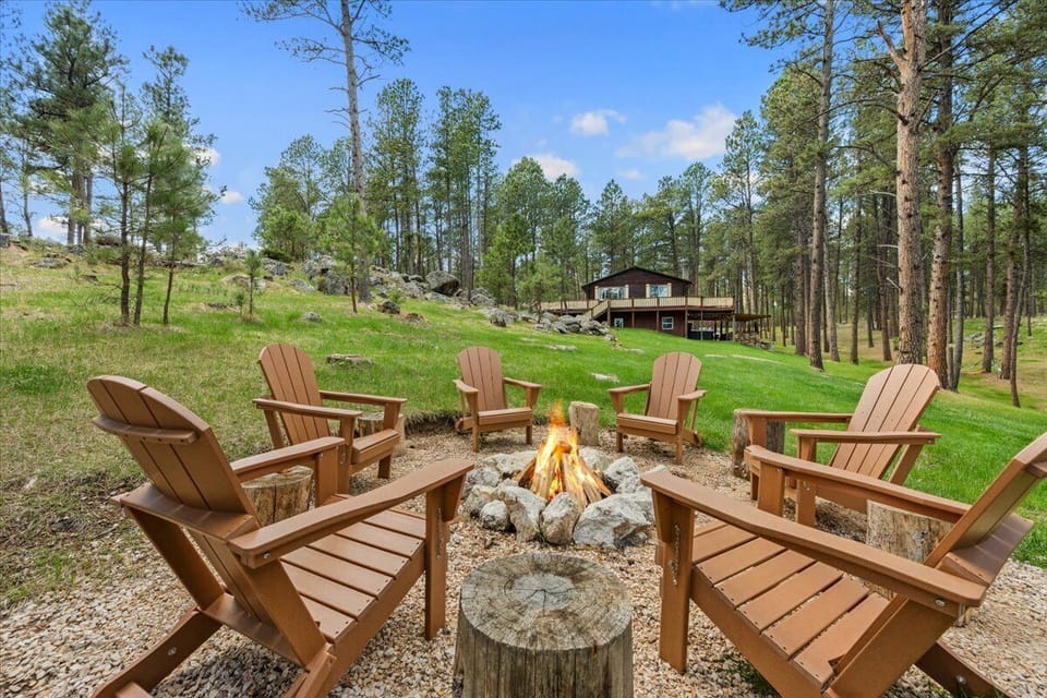 When wildfire conditions allow, enjoy a campfire as the stars twinkle overhead.