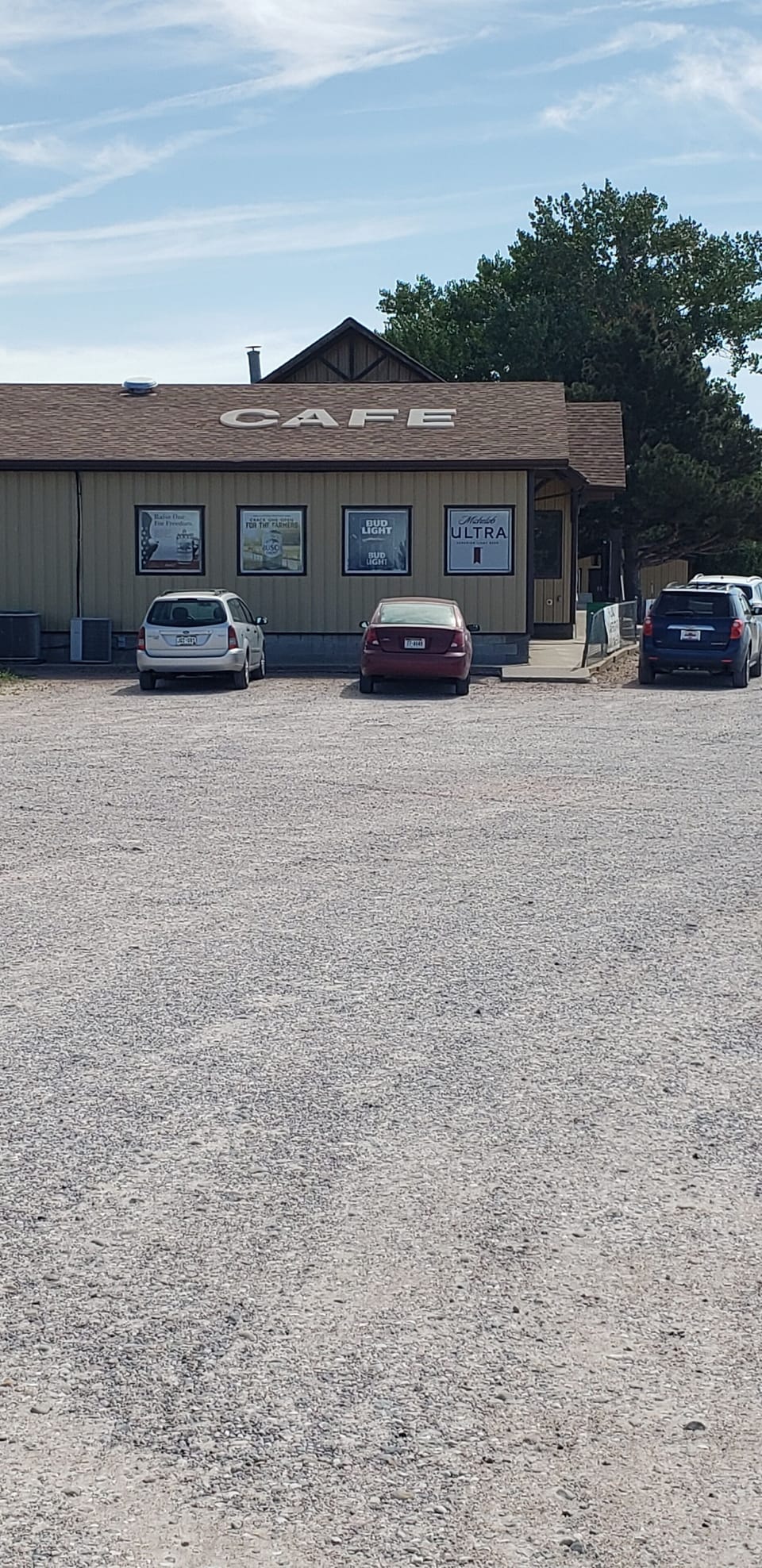 Cafe with fuel and convenience store just outside of town