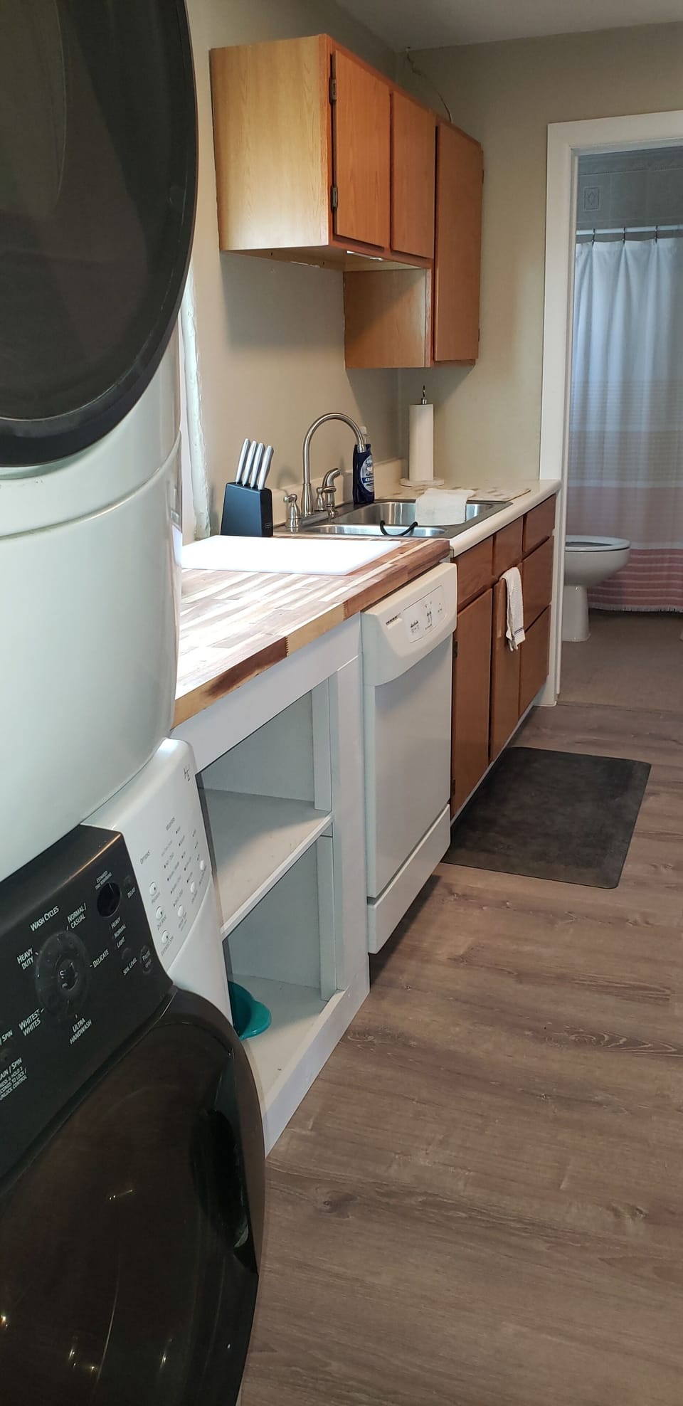 Kitchen/Laundry