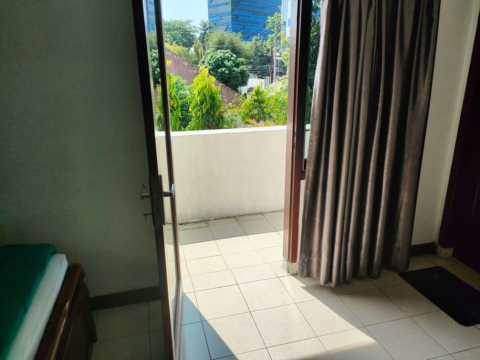 Standard Room | Desk, WiFi (free)