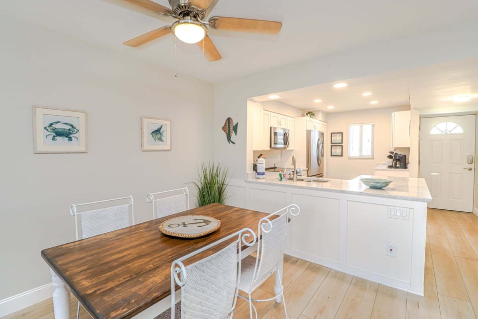 St. Augustine Beach Rentals Dining Room