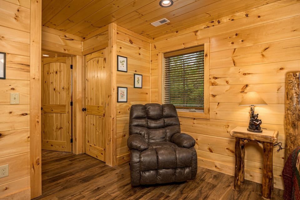 Comfy recliner on the main entrance level. Flat entrance is perfect for guests with limited mobility!