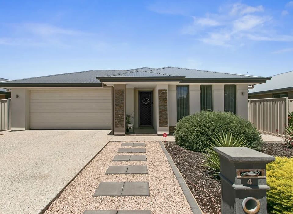 Welcome to your chance to relax at 4 Prince St, Wallaroo