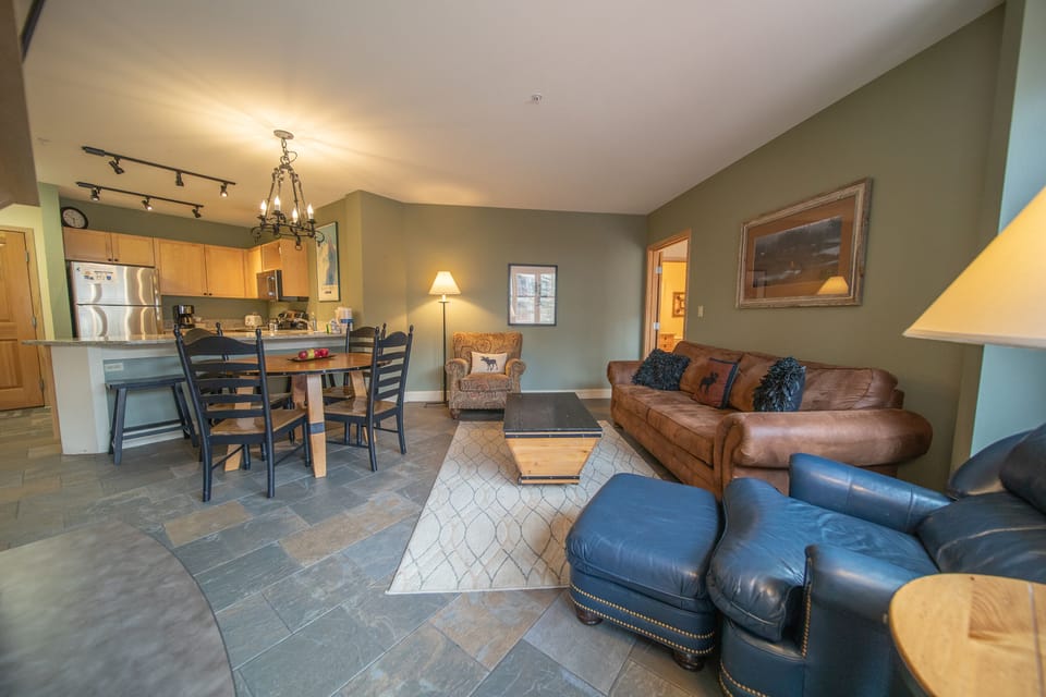 Great condo in the Village!