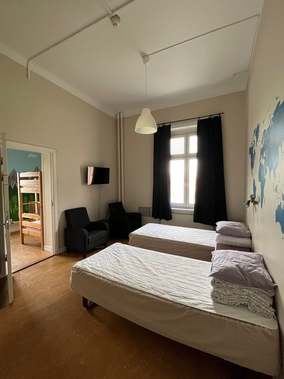 Hypo-allergenic bedding available, desk, WiFi (free)