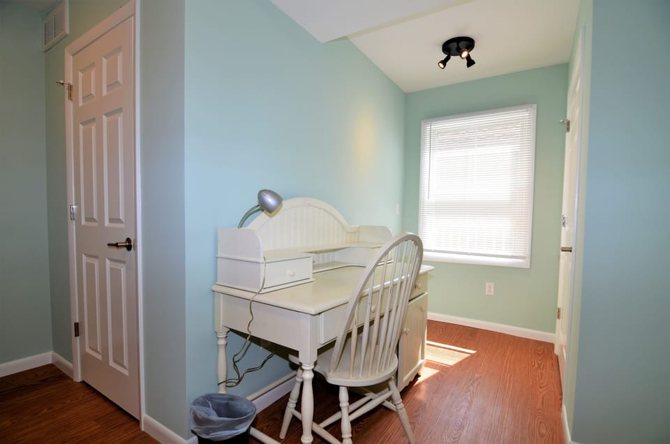 1st Fl Office