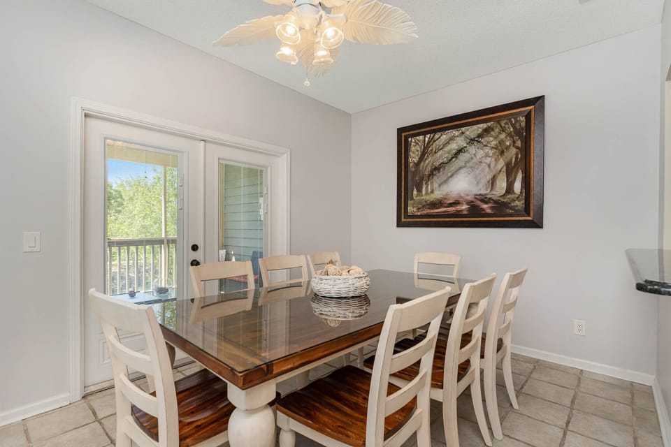 Dining Area - The screened porch is directly off the dining area.