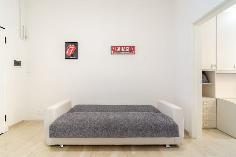 Apartment | Living area | Flat-screen TV