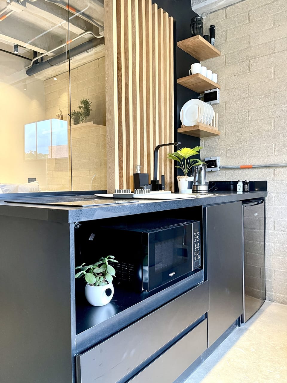 Signature Studio Suite | Private kitchen