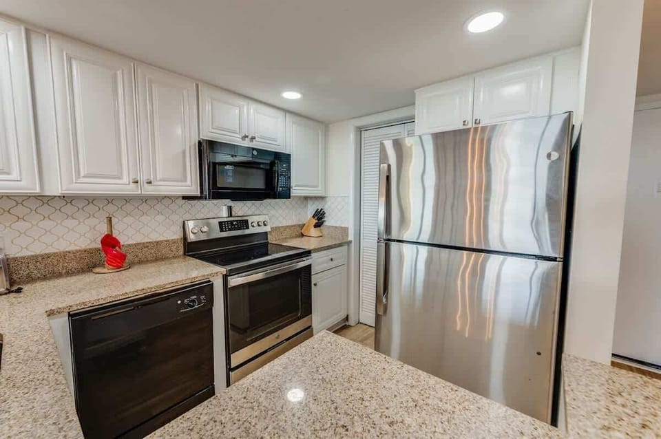 Large Kitchen Area