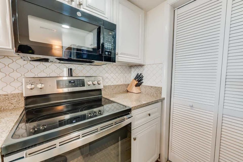 Large Kitchen Area