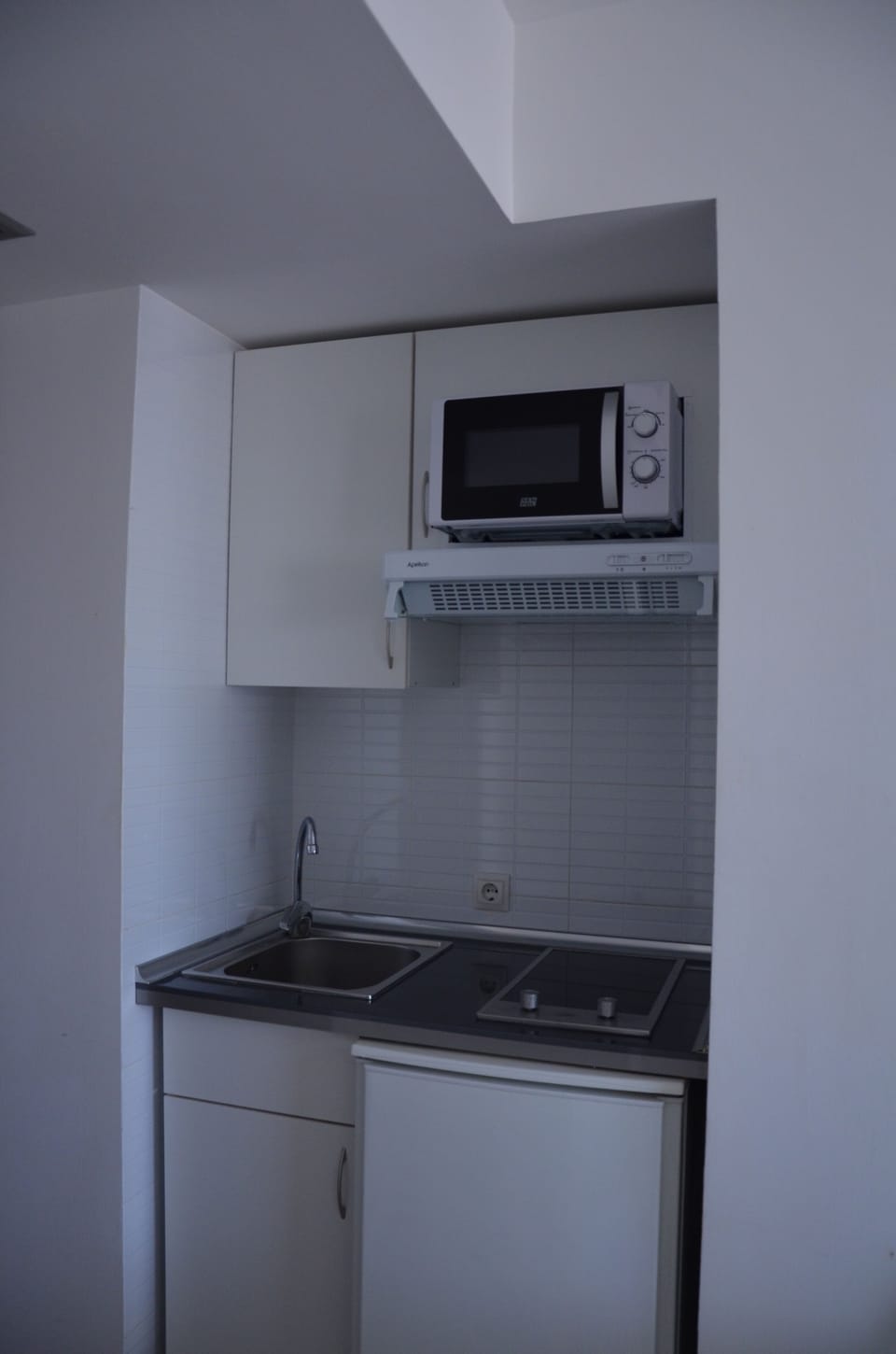 Superior Double Room | Private kitchen | Fridge, microwave, stovetop, cookware/dishes/utensils