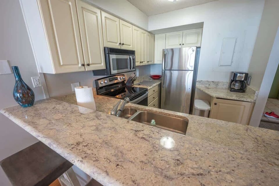 Full Sized Appliances in Kitchen